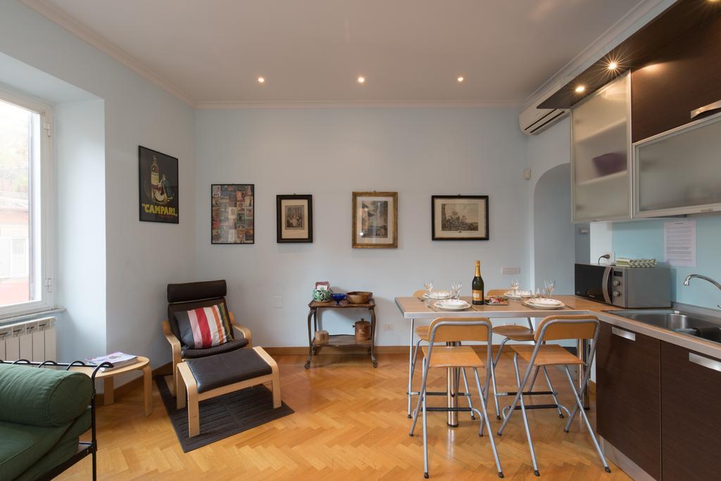 Holidays Banchi Vecchi Apartment Rome Room photo